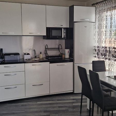 Black And White Apartment Karłowo Zewnętrze zdjęcie