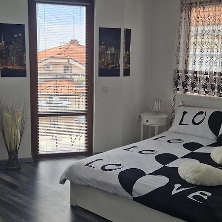 Black And White Apartment Karłowo Zewnętrze zdjęcie