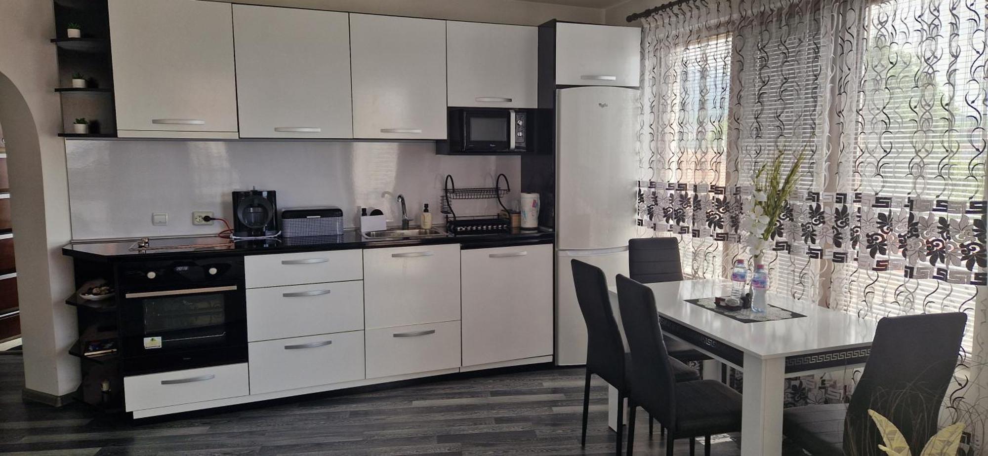 Black And White Apartment Karłowo Zewnętrze zdjęcie